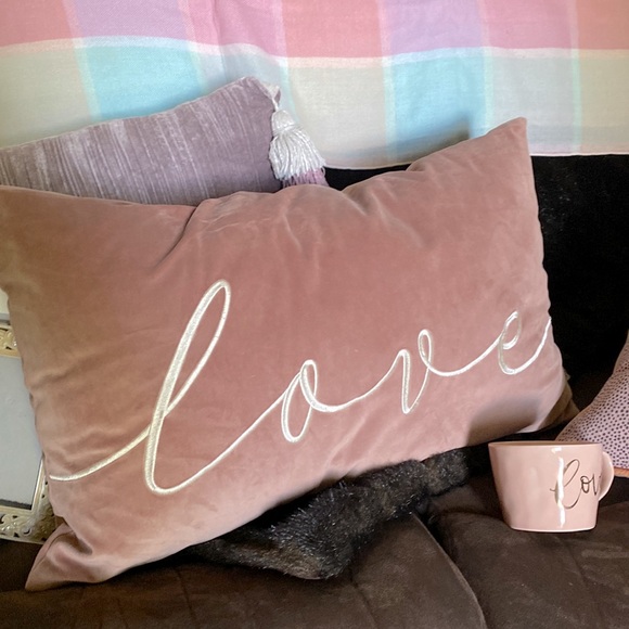 Bundle- 2 Anthropologie Pillows & 1 “love” pillow, Throw & 2 Frames - Picture 12 of 16